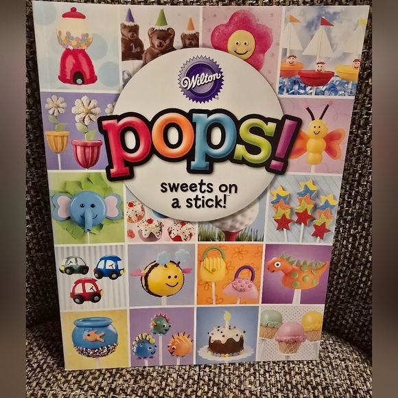 Wilton Pops! Sweets on a Stick! Cake Pop Cookbook - Picture 1 of 3